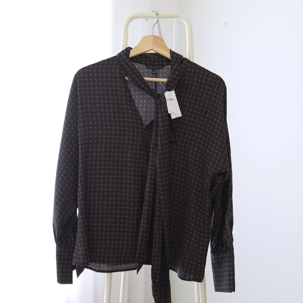 NWT Banana Republic Factory Blouse with Tie Neck